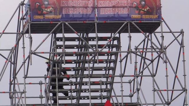 Показательные выступления МЧС России на Дворцовой площади в Санкт-Петербурге смотреть онлайн