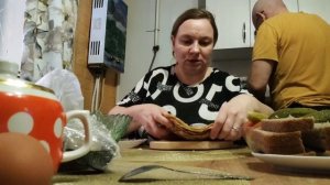 ВСЕМ НЕ УГОДИШЬ, А Я И НЕ БУДУ🤦♀️ГОТОВЛЮ СЕБЕ САЛАТ С КАЛЬМАРАМИ👍