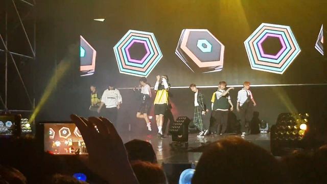 180728 Pentagon - Shine @ K-Star Concert 2018 смотреть онлайн