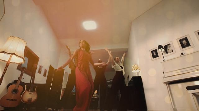 Claudia Maluenda - La Candela - Ladoré Artist смотреть онлайн