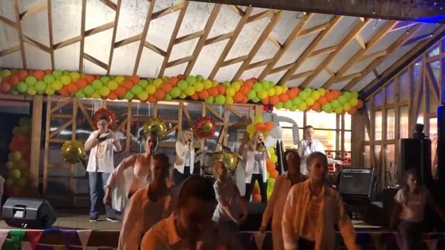 Солисты вокальной студии "MIX" - Вместе мы (хореографический ансамбль "Серпантин") смотреть онлайн