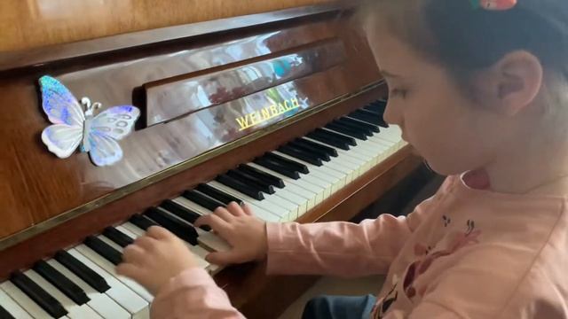 Liza. Упр-е "Длинные арпеджио в Соль мажоре и соль миноре" смотреть онлайн