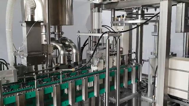 Розлив и упаковка в картонную упаковку типа PURE-PAK на автомате _Зонд-Пак_ модель 6101 смотреть онлайн