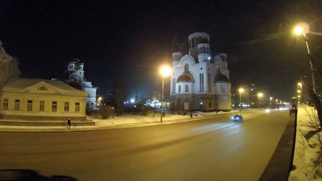 Walk^ Philharmonic Hall * metal figure installation смотреть онлайн