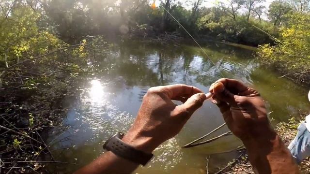 CREEK FISHING EARLY FALL CRAPPIE 🍁🍂THERE HERE 🧨 HOW TO CATCH CRAPPIE WITH A JIG AND BOBBER SETUP 🧨 смотреть онлайн