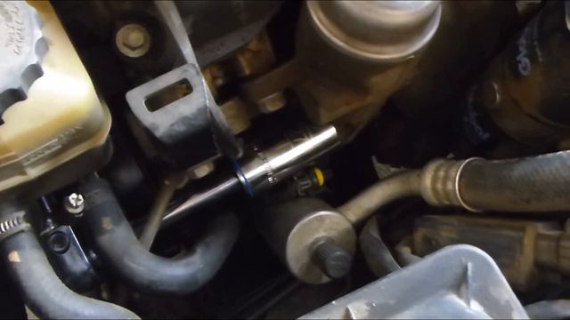 VZ Holden Commodore Service Vehicle Soon Warning And Replacement Of Oil Pressure Sensor SVS HD смотреть онлайн