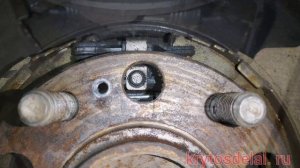 Замена датчика АБС на задней ступице КИА Спортейдж 4 (QL).