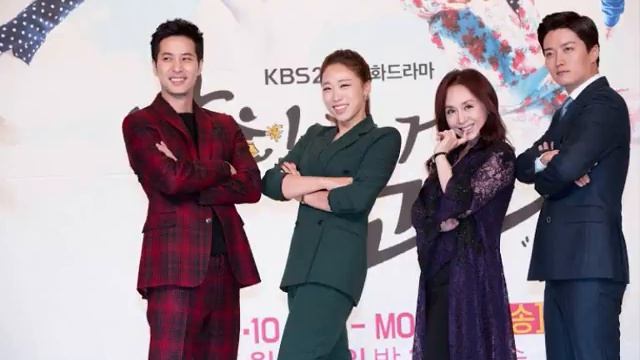 Sassy go go -Whistle Full version /Hold on there смотреть онлайн