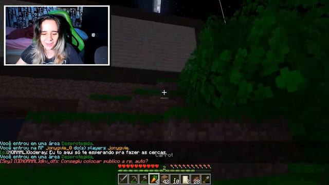 QUANTO TEMPO EU CONSIGO VIVER DEBAIXO da CASA de ALGUÉM SEM SER NOTADO? (MINECRAFT) смотреть онлайн