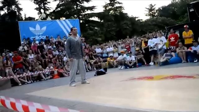 Dre10 and Nixon vs Пластид and Fantomas YALTA SUMMER JAM 2011 "TRADITIONS" Pt.1(popping) смотреть онлайн