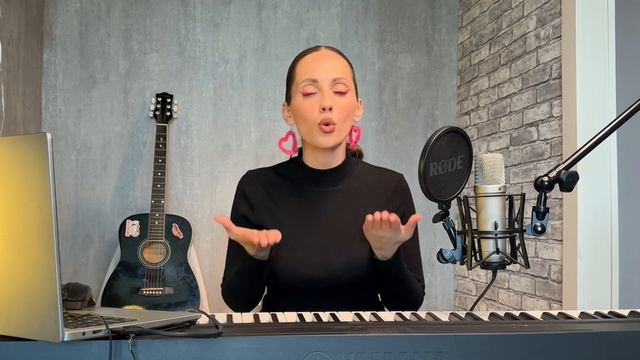 КАК ПЕТЬ ВИБРАТО. УПРАЖНЕНИЯ НА ВИБРАТО. ВИДЫ ВИБРАТО. смотреть онлайн