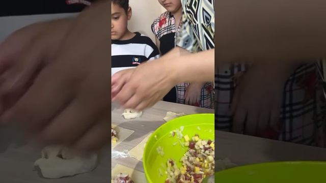 Готовим манты с детьми! смотреть онлайн