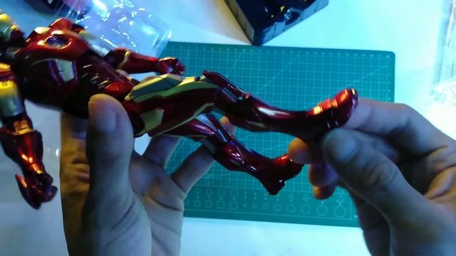 Unboxing Zd Toys Iron Man Mark VII смотреть онлайн