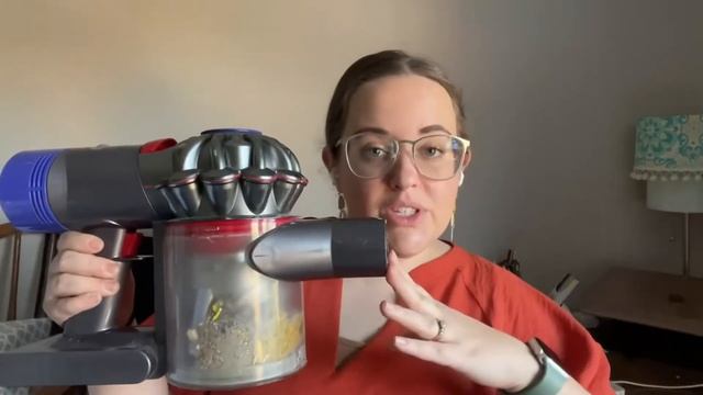 Dyson V8 Cordless Vacuum Cleaners Review смотреть онлайн