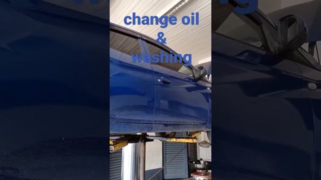 30seconds Change Oil & Washing my hyundai eon... смотреть онлайн