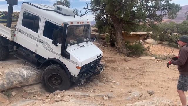 Unimog 1250L Doka on Golden Spike Trail Moab смотреть онлайн