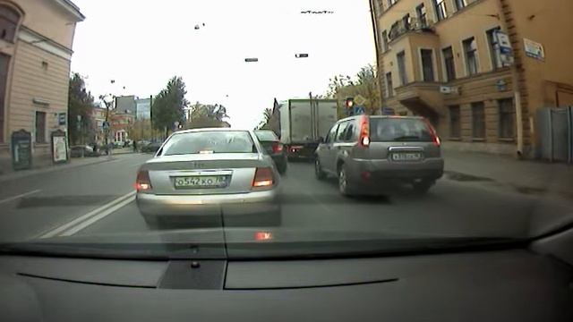 Ritmix AVR-500 - автомобильный видеорегистратор | 720х480 смотреть онлайн