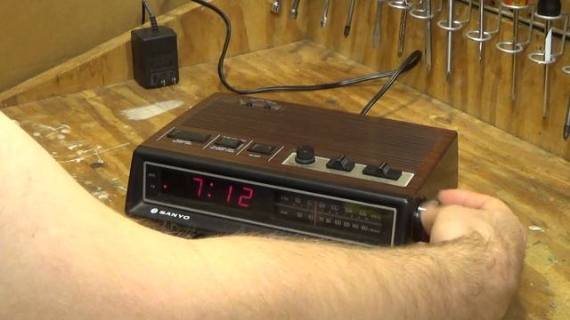Sanyo RM5500A Clock/Radio | Initial Checkout смотреть онлайн