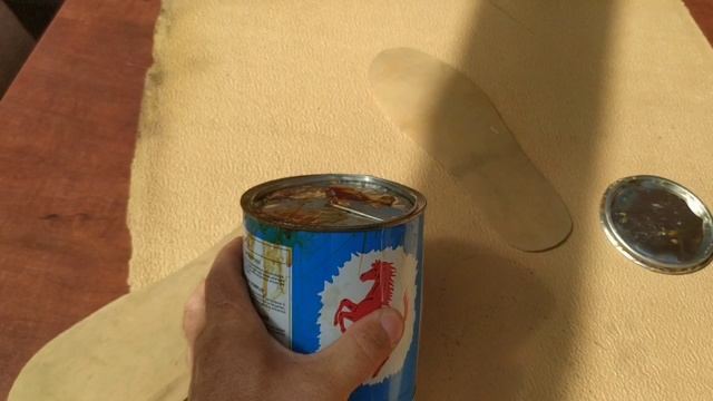 Чтоб тапки долго служили.Папа сапожник.