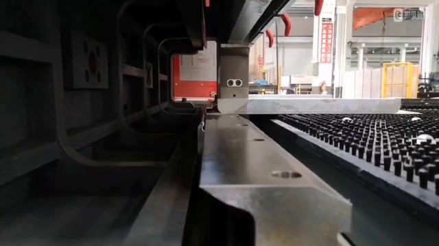 #fully automatic intelligent multilateral #bendingmachine . Radian bending test site real shooting смотреть онлайн