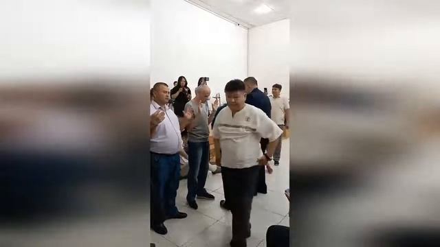 Ogʻziga tupirib davolaydigan tabib.Xristanlarda ham bor ekan смотреть онлайн