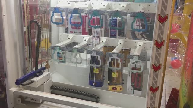 ИГРАЮ НА 50 РУБЛЕЙ И ВЫИГРЫВАЮ ПАЧКУ ДЕНЕГ (Выиграл в Кей Мастер) смотреть онлайн