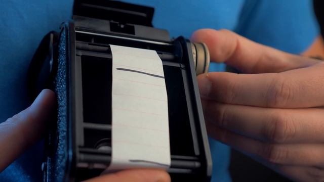 ANALOG PHOTOGRAPHY HACK || How To Shoot 35mm Film in a 620 Camera смотреть онлайн