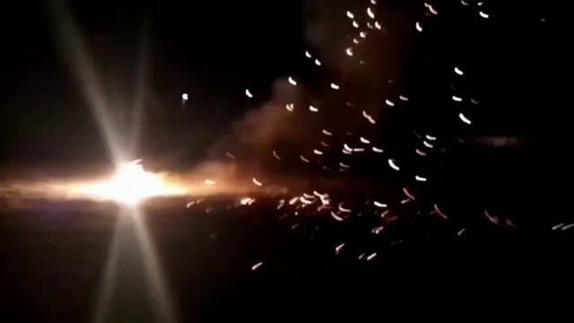 💥ЧТО БУДЕТ , ЕСЛИ ПОДЖЕЧЬ 1000 БЕНГАЛЬСКИХ ОГНЕЙ💥 (експеримент). 18+ смотреть онлайн