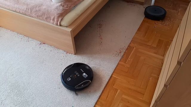 RoboVac Party#15: Self-Empty Robots | Roomba i3+ vs. Samsung SR8980 (for @mlxckkisaslipperyboi |🎉 смотреть онлайн