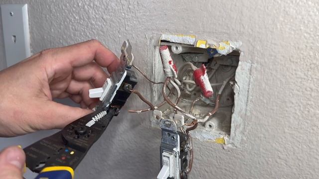 How To: Wire a Shelly 2.5 Relay смотреть онлайн