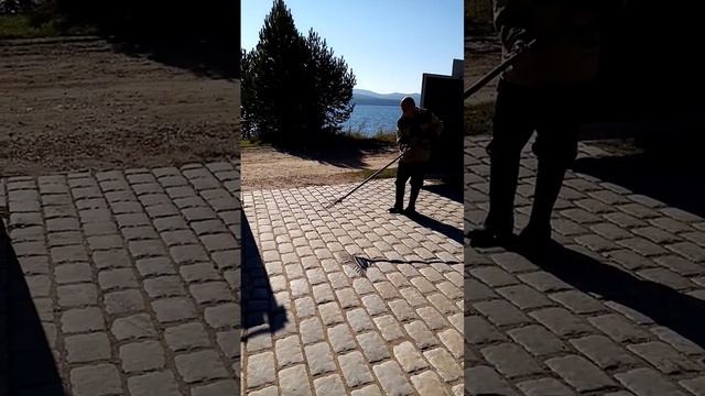 ! ГАДЮКА ЗАБРАЛАСЬ В УСАДЬБУ! смотреть онлайн