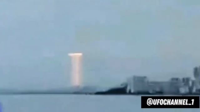 НЛО сканирует лучом смотреть онлайн