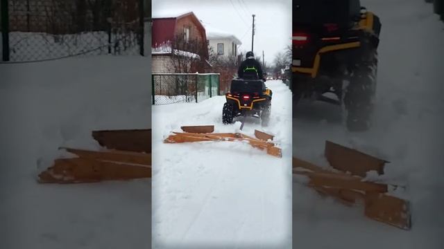 Чищу дорогу треугольником после снегопада #atv #снегопад #квадроцикл #shorts смотреть онлайн