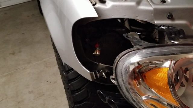 ML 430 How to Wire Auxiliary Lights to Hi-Beams смотреть онлайн