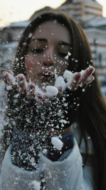 Тихо падает снег... смотреть онлайн