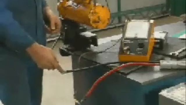 Testing current draw in starter motor solenoid hold in windings смотреть онлайн