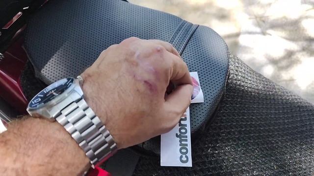 Almofada auxiliar para moto Confort Ride é boa, macia? смотреть онлайн