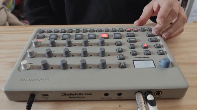 Aphex Twin - Avril 14th // Elektron Model:Cycles