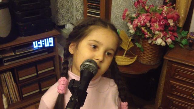 Ева поет кыргызскую песню "Сары-Ой" смотреть онлайн