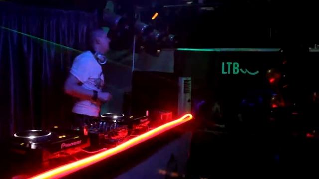 Презентация радио "Record" в клубе "Жара" смотреть онлайн