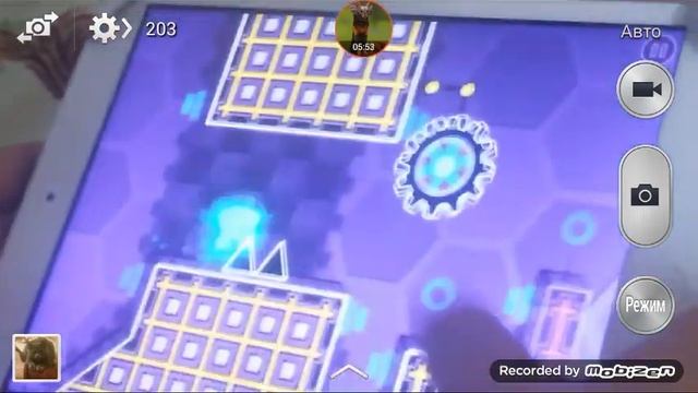 Как мой друг проходит Geometry Dash смотреть онлайн