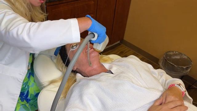 Broadband Light Therapy - Victory Wellness - Naples - Cincinnati смотреть онлайн