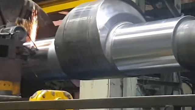 1600 ton press cranck shaft reconditioning done on heavy duty CNC skoda roll turning machine смотреть онлайн