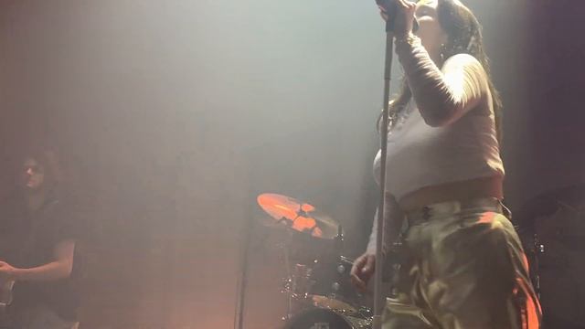 RONDÉ - Freed From Desire (GALA cover) / No Worries [[Live at TivoliVredenburg Utrecht 29/12/2019]] смотреть онлайн