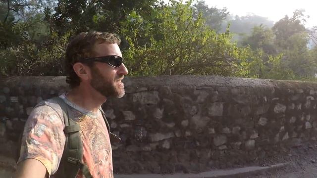 How Expensive is RISHIKESH, INDIA? Holy Town on the Ganges смотреть онлайн