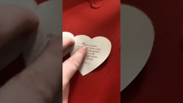 Geschenkidee zu Pfingsten. Auf dem Herz können noch Flammen aufgemalt werden смотреть онлайн