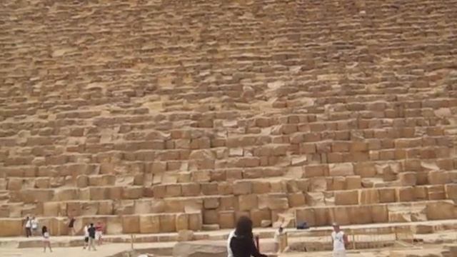 У египетских пирамид смотреть онлайн