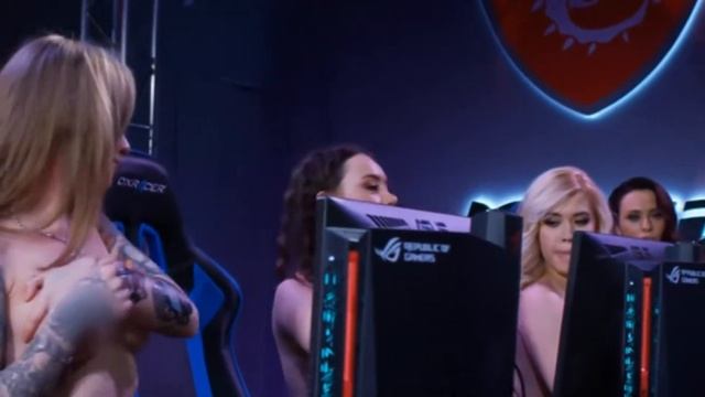 Турнир CS:GO на раздевание смотреть онлайн
