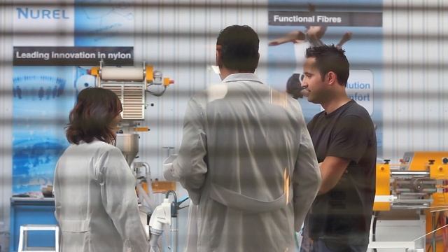 Nanotechnology capsules: Smart Textiles смотреть онлайн