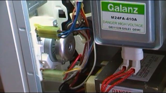 PORQUE SE FUNDE EL FUSIBLE DE ENTRADA DEL MICROONDAS смотреть онлайн